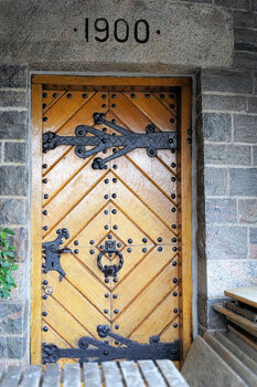 Old door Kullaberg